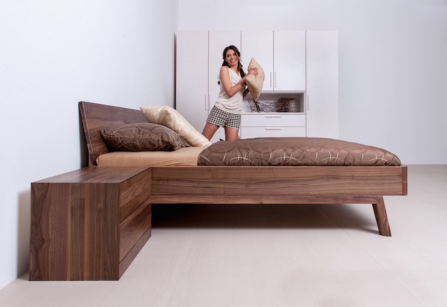 Schlafzimmer aus hochwertigen Massivholzmöbeln