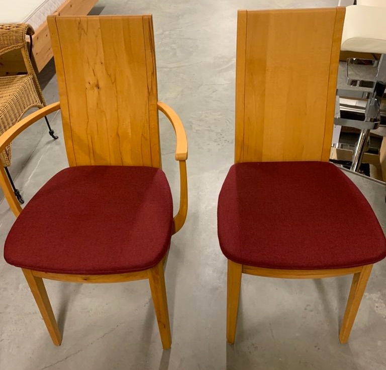 Stühle in Kernbuche massiv